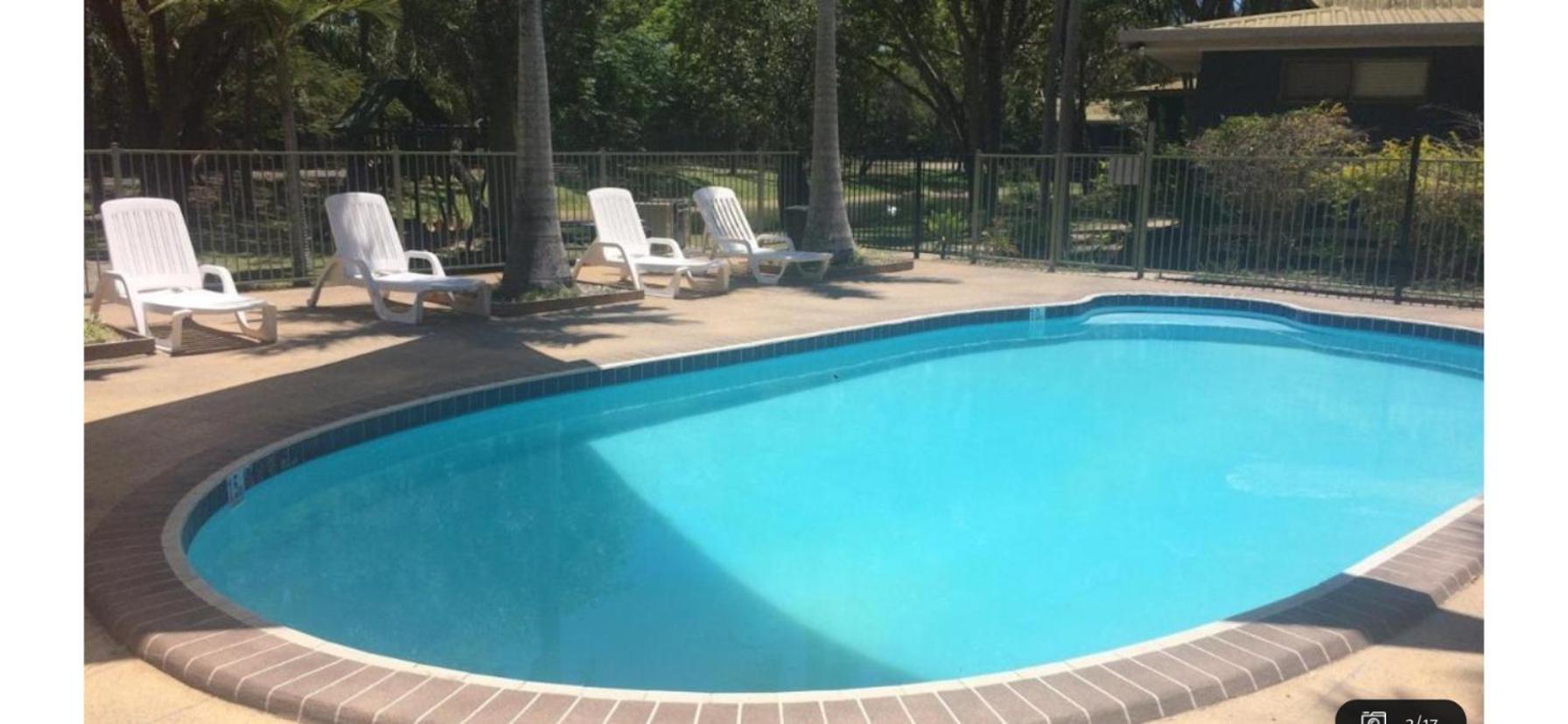Lakefront Turtle Retreat - Hervey Bay - Free Parking - Self Check In * Urangan