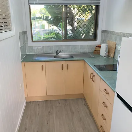 Lakefront Turtle Retreat - Hervey Bay - Free Parking - Self Check In Urangan Exterior photo