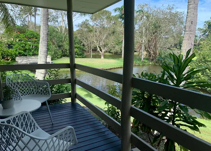 Lakefront Turtle Retreat - Hervey Bay - Free Parking - Self Check In