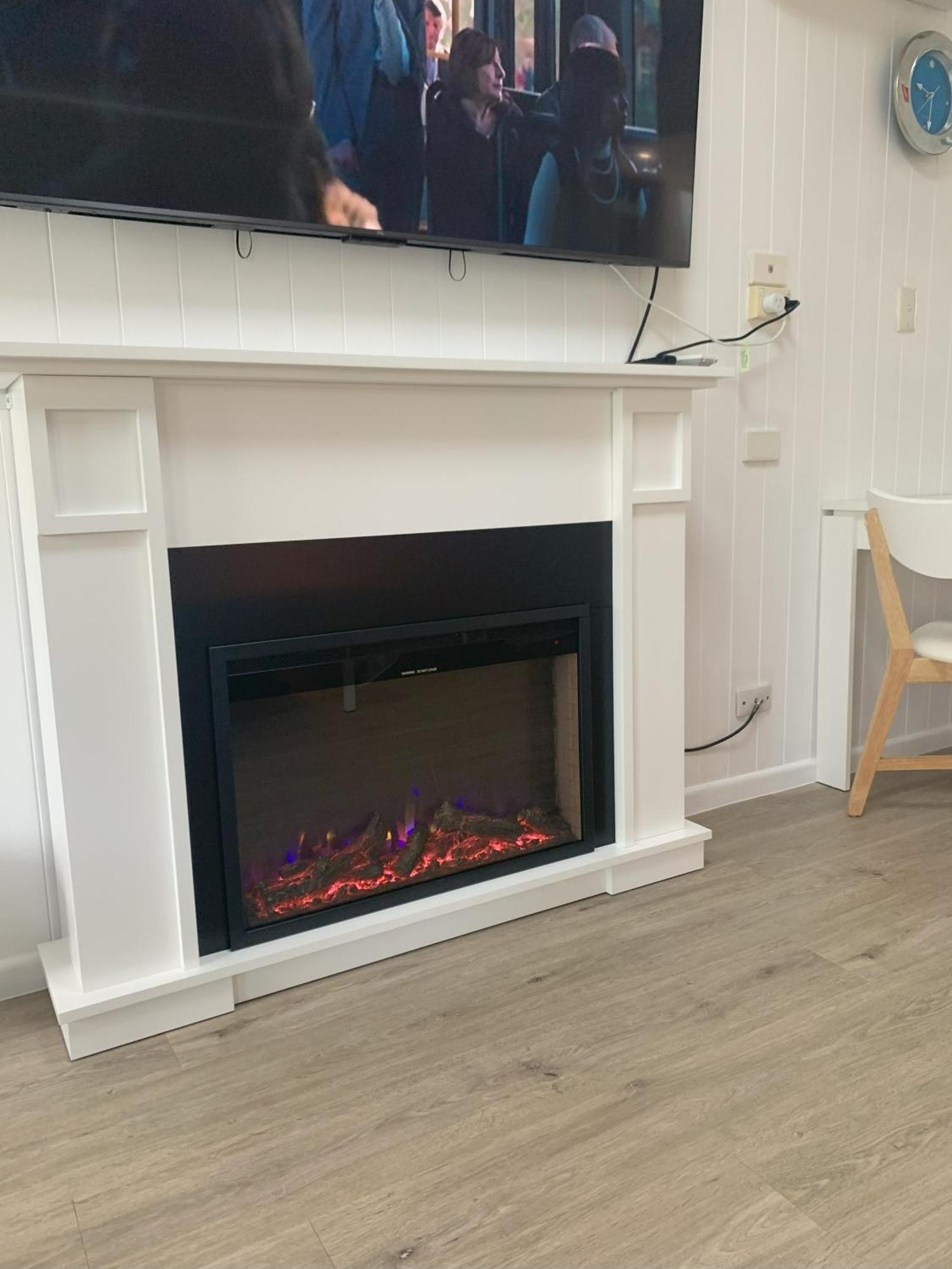 Lakefront Turtle Retreat - Hervey Bay - Free Parking - Self Check In * Urangan