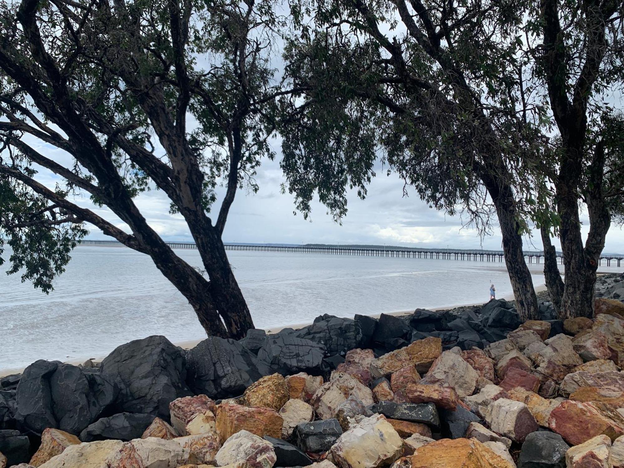 Lakefront Turtle Retreat - Hervey Bay - Free Parking - Self Check In